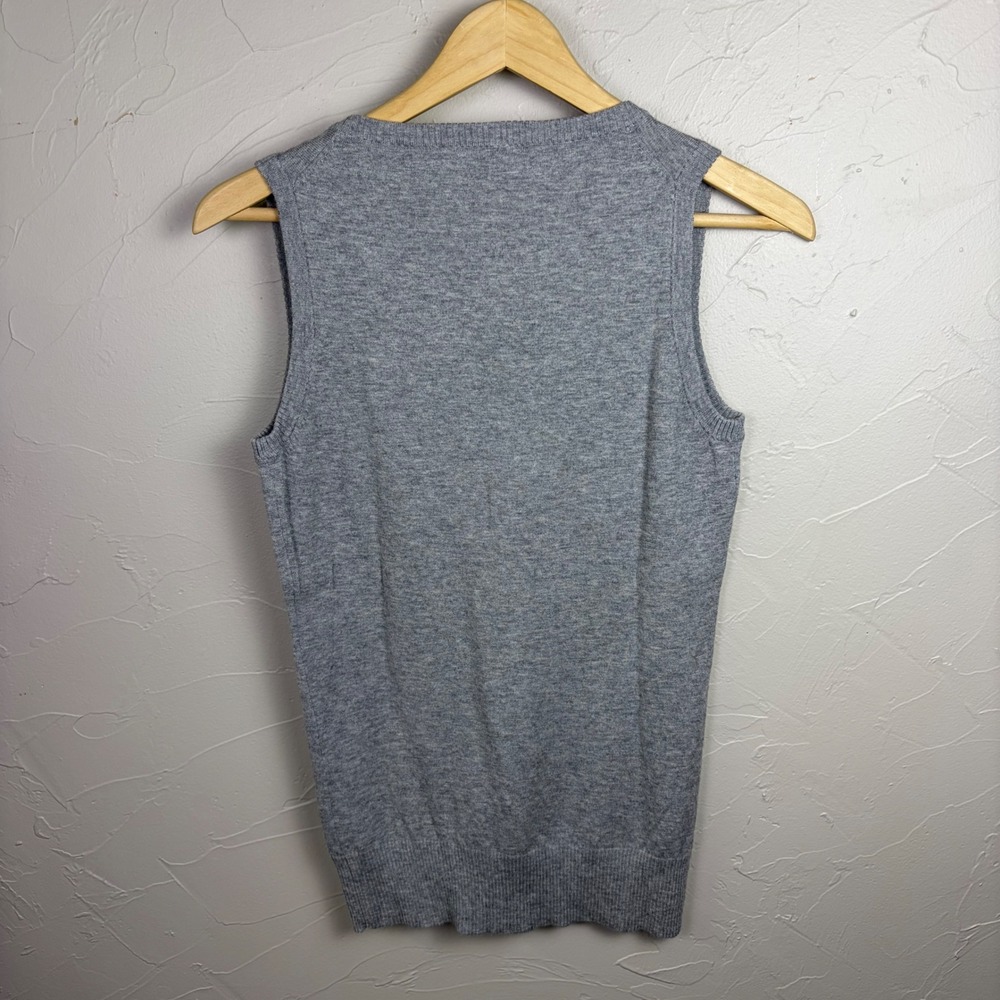 Trina Turk Sweater Vest Grey Small Cashmere Silk Wool Knit V-Neck Sleeveless Top - Picture 2 of 8